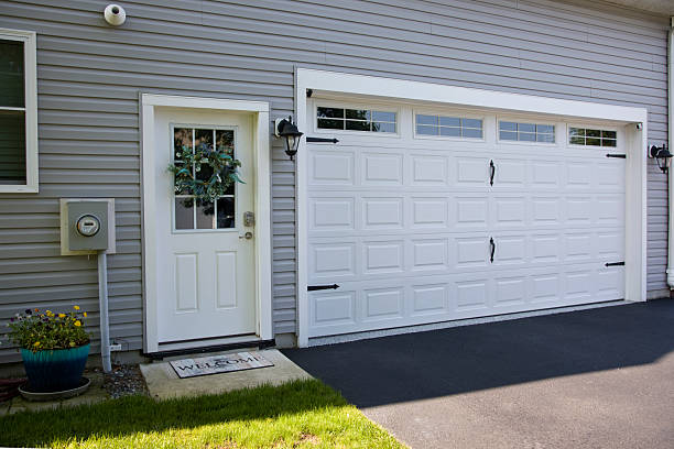 24/7 Emergency Garage Door Panel Replacement experts in Leflore County County, MS
